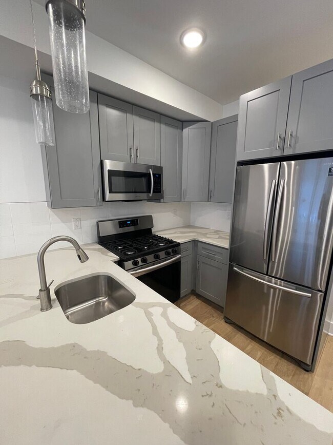 2404 Master St Unit #2