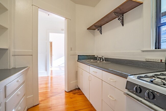 Photo - Heights Court Apartments