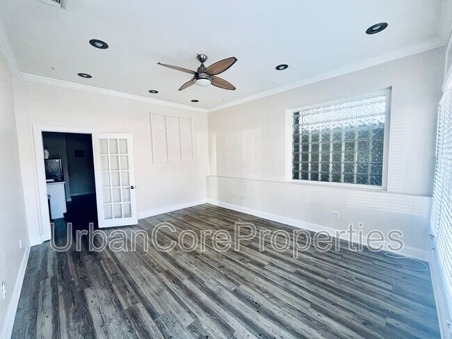 Photo - 236 4th St N