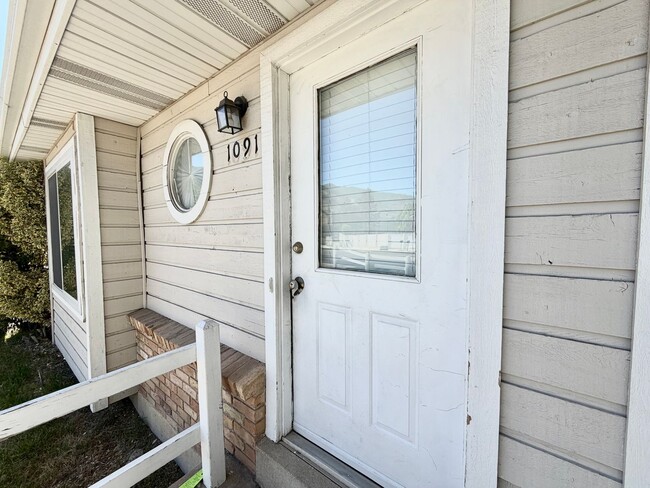 Photo - 1091-1099 Shepard Ln