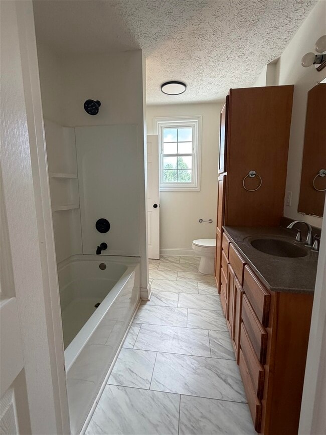 Photo - 509 University Dr