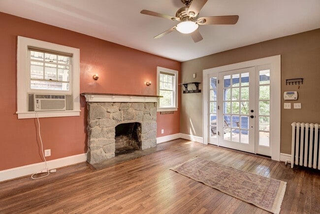 Photo - 3 Bed 2.5 Bath - Takoma Park Craftsman - Spacious Rear Deck