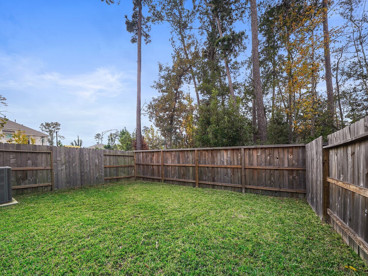 Photo - 674 Royal Arch Dr