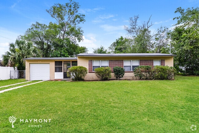 Building Photo - 7909 Caxton Cir W Rental