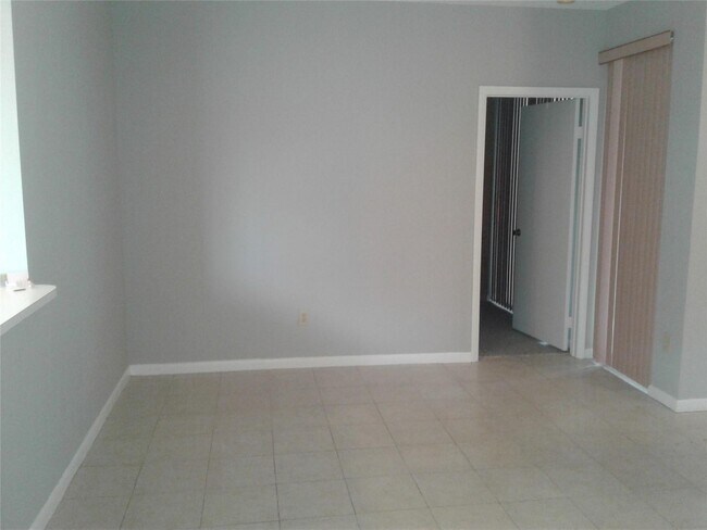 Photo - 11969 NW 11th St Unidad 11969