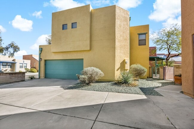 Photo - Paseo Estrella