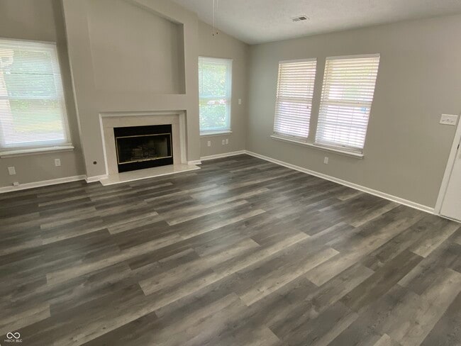 Photo - 8457 Traders Ct