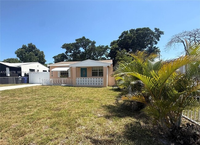 Photo - 2318 Dewey St