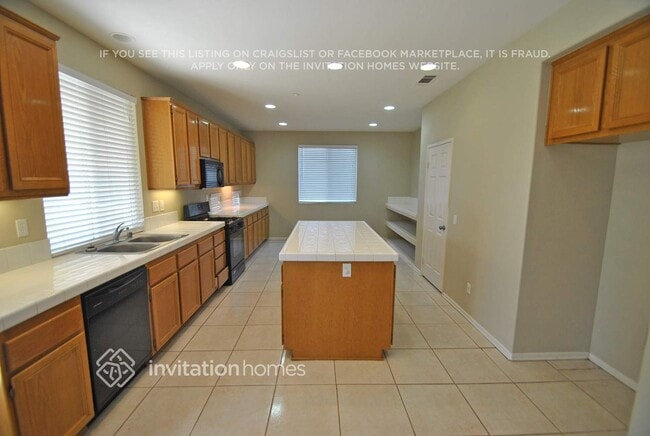 Photo - 15593 Faith St