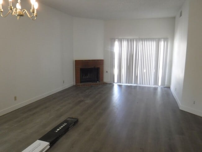 Photo - CUTE 2 BEDROOM/2 BATH HOME WITH FENCED IN ...