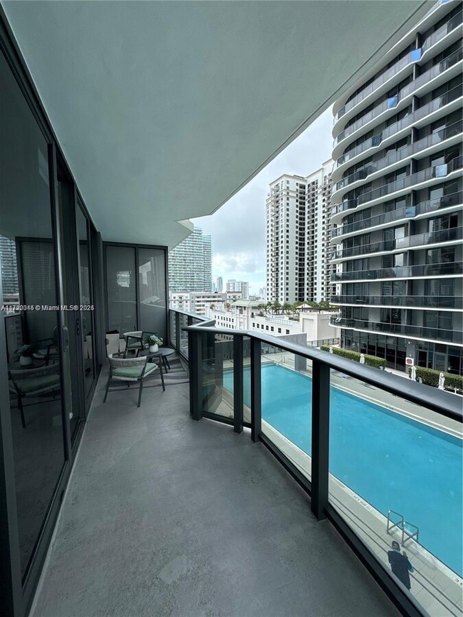 Photo - 45 SW 9th St Condominio Unidad 1208