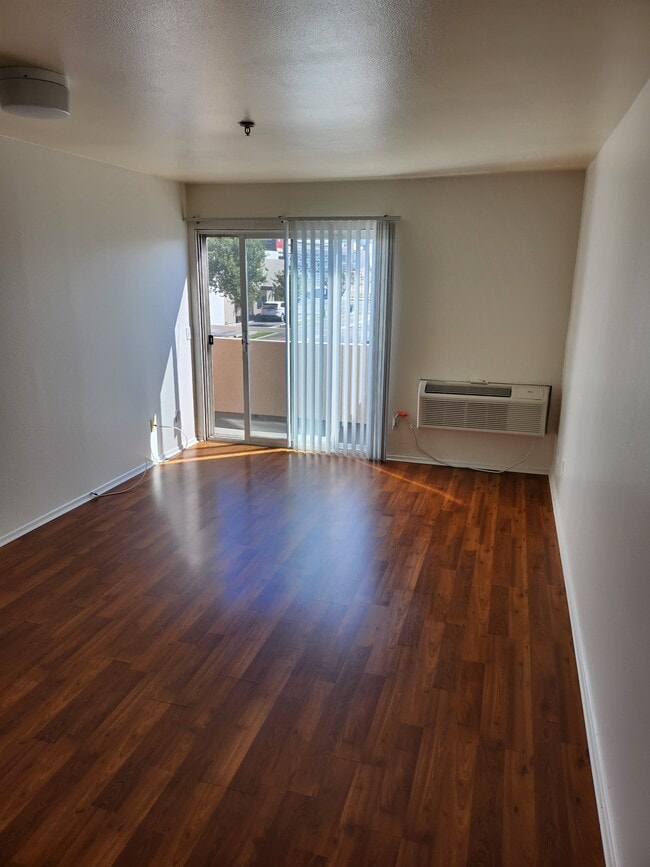 Photo - Dearborn Villa