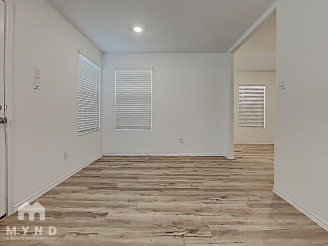 Photo - 4230 Magnolia Bay Dr