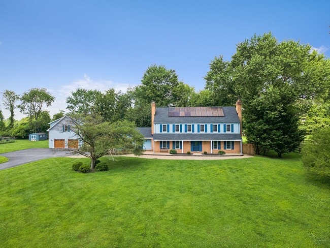 Photo - Private oasis in North Potomac!