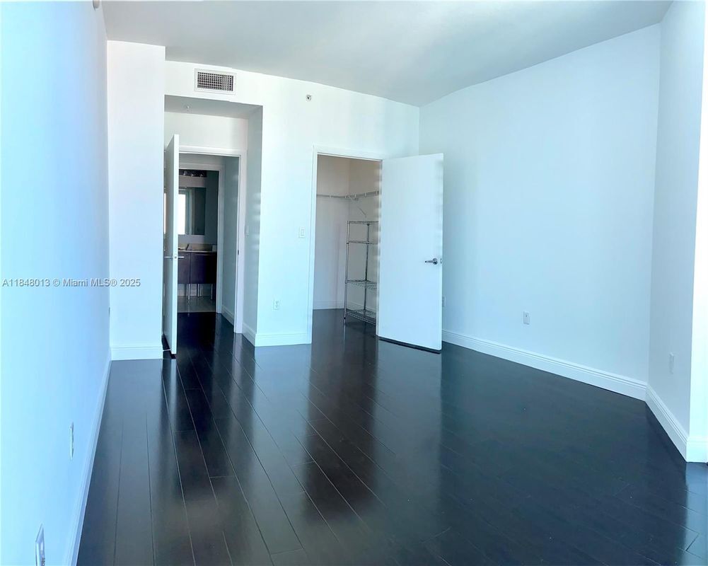 Photo - 1900 N Bayshore Dr