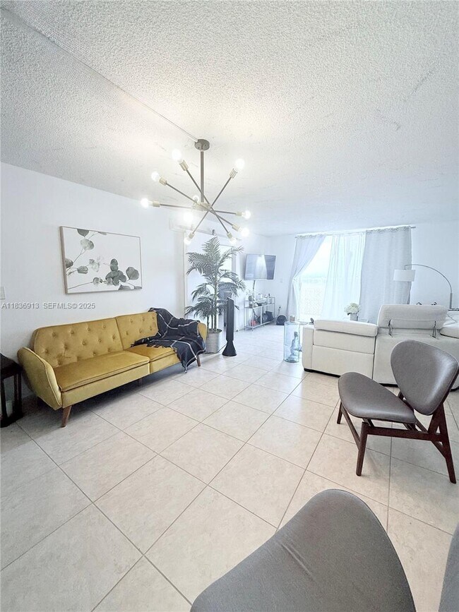 Photo - 1833 S Ocean Dr Unidad 1707