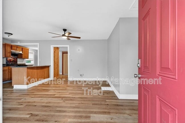 Photo - 704 E Lexington Ave