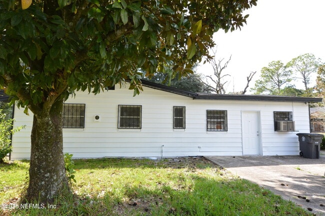 Building Photo - 6672 Kinlock Dr