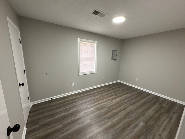 Photo - 1270 Fairground Rd