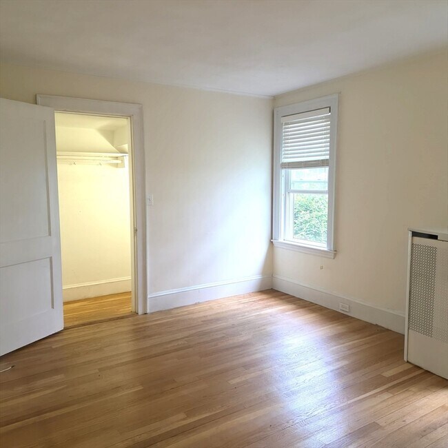 27 Oakley Rd Unit 1fl