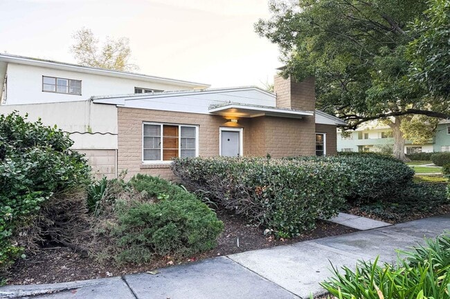 Building Photo - 5243 Village Green