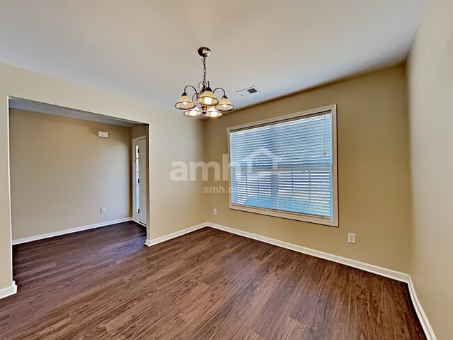 Photo - 6078 Lancelot Ln