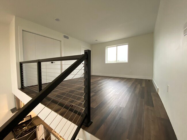 Photo - 1419 S Otsego Ave Unit Apt 1