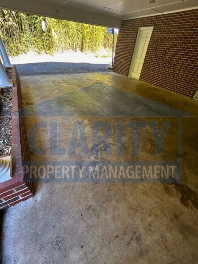 Photo - Large, four bedroom home in Chattanooga!