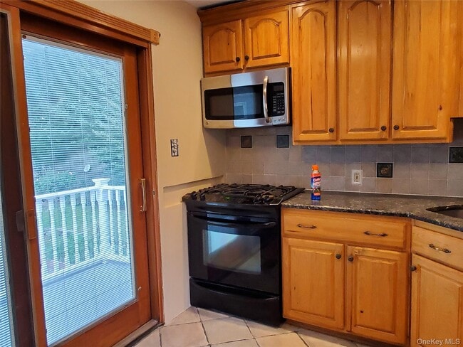 Photo - 30 Jervis Ave