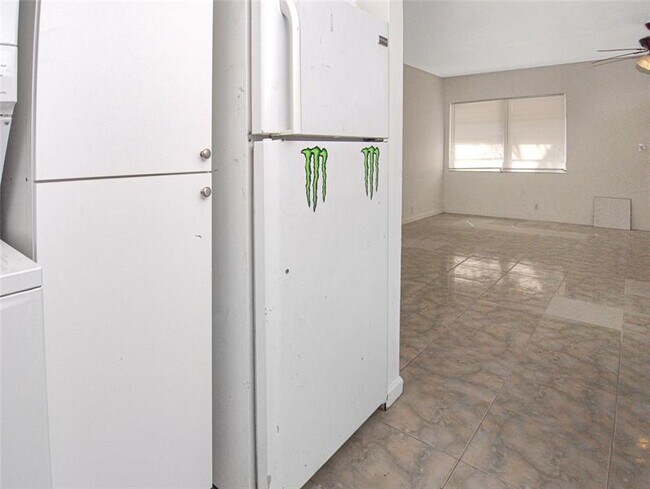 Photo - 2361 NE 10th St Unit 3