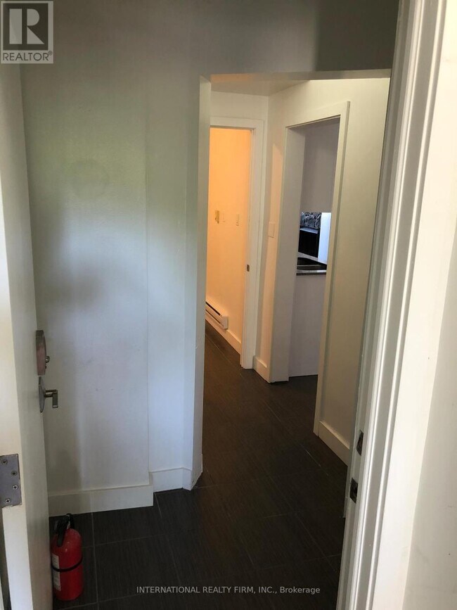 Photo - 159 Montrose Ave Unité 1