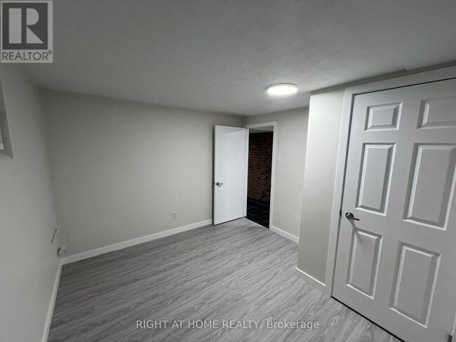 Photo - 9 Dewlane Dr