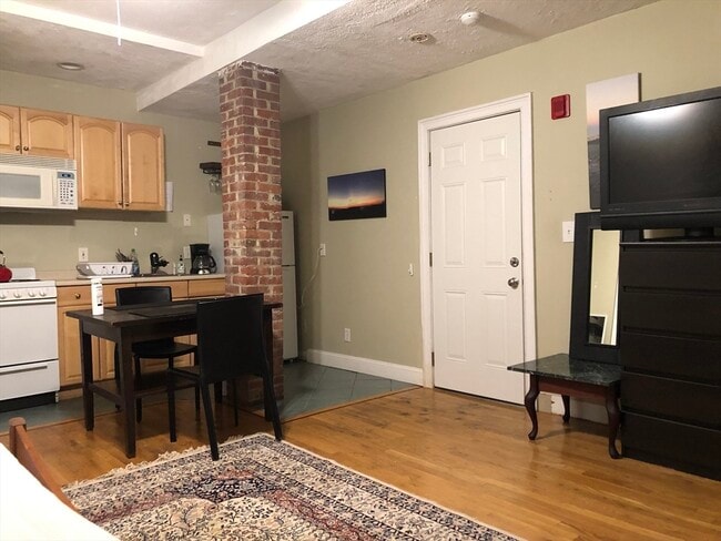 Photo - 318 Tappan St Unit A