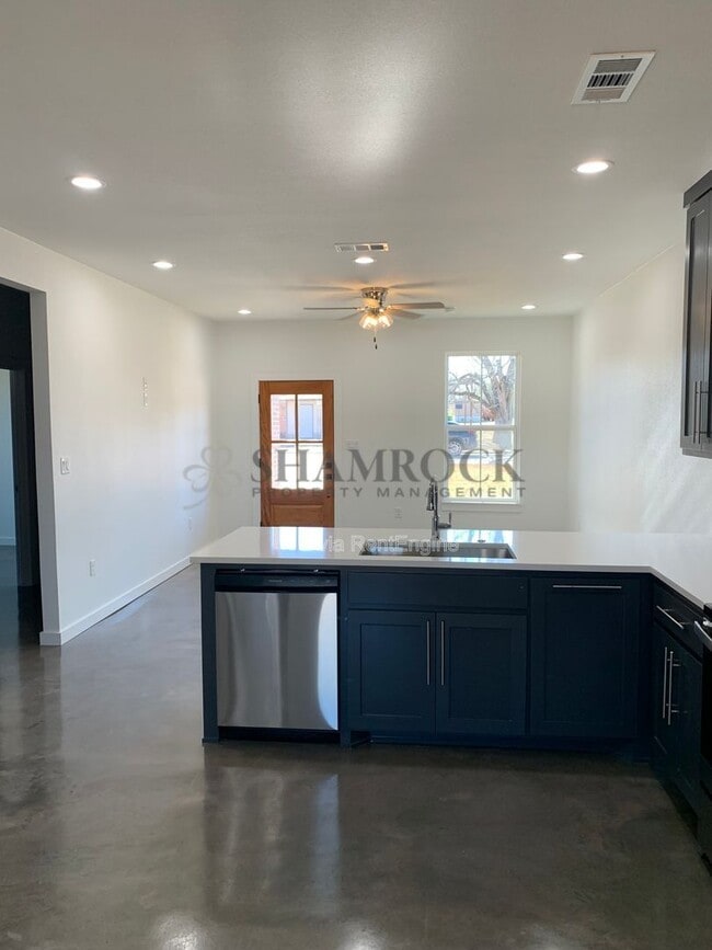 Photo - 113 N Van Buren Ave