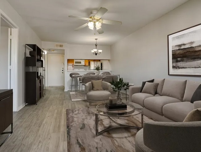 Photo - 3015 Walnut Bend Ln Unidad 166.01