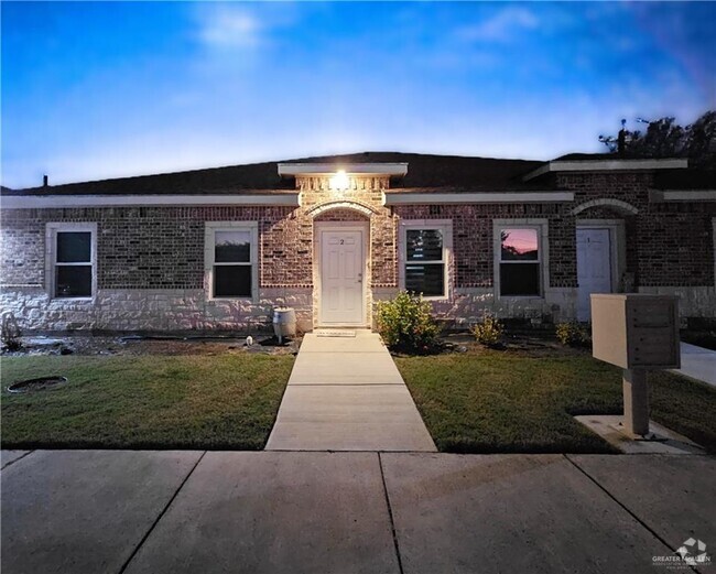 Building Photo - 1925 S Texas Blvd Rental