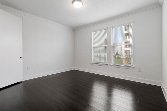 Photo - 3300 Towers Blvd Unit 148