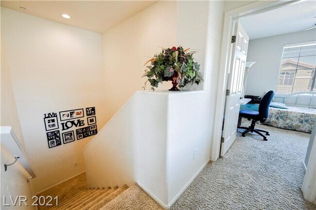 Photo - Beautiful townhouse for Rent!