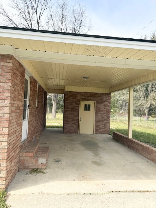 Photo - Charming Move-In Ready Home with Bonus Space & Spacious Yard!