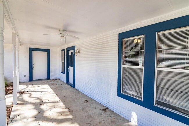 Photo - 105 E Evans St