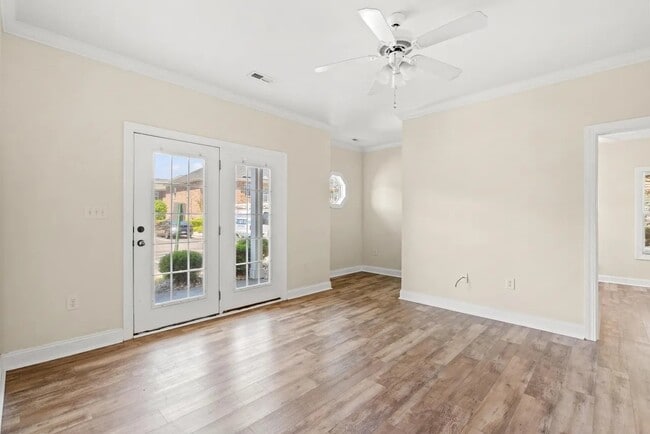Photo - 2057 Silvercrest Dr Unit 12B