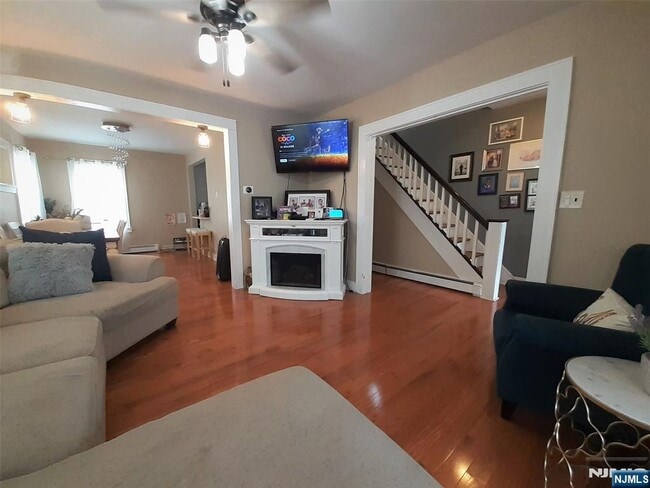 Photo - 98 Willard St