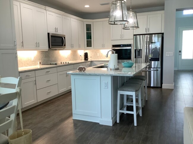 Photo - 424 Tropics Ave