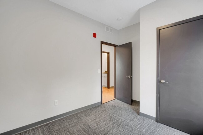 Photo - 1129 SE 8th St