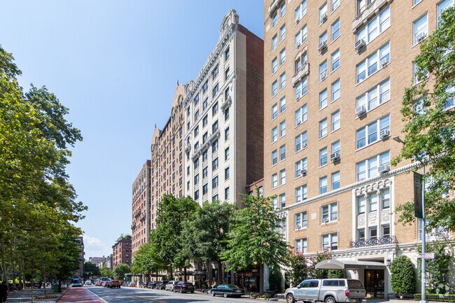 Photo - 35 W 81st St