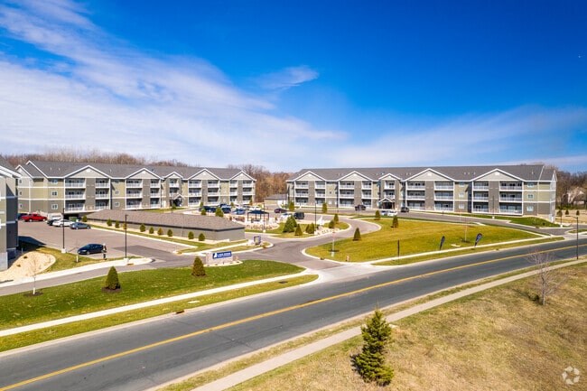 Lake Ridge Apartments