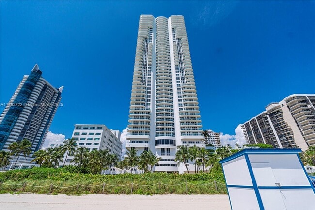 Building Photo - 6365 Collins Ave Unit 804