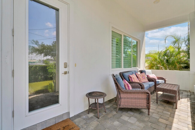 513 SW Ocean Blvd