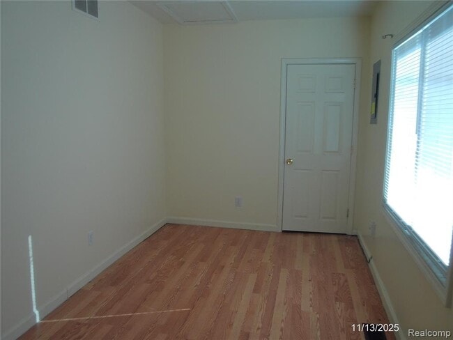 Photo - 17048 Lowell St