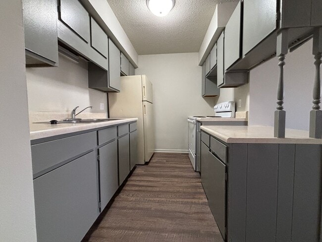 Photo - Renovated 2 Bedroom, 1 Bath Apartment at the Brookside Apartments! Unit 322